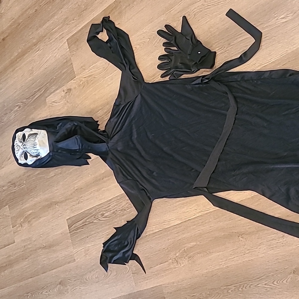 Halloween skeleton costume